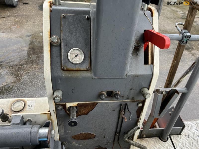 Wirtgen W100 CFI asphalt cutter with conveyor belt 43