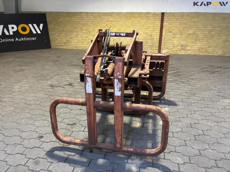 Wrap bale clamp with Euro hitch 2