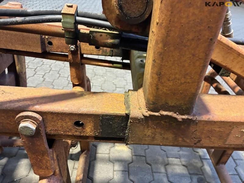 Wrap bale clamp with Euro hitch 13