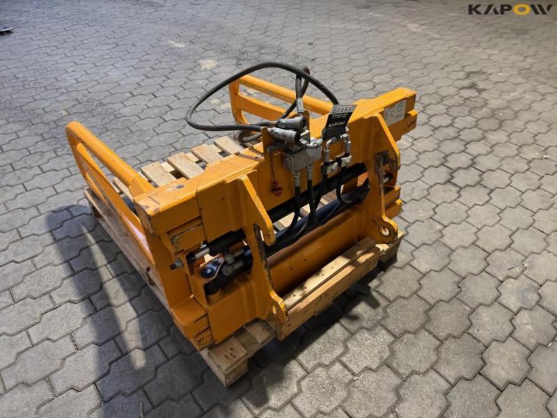 Wrap pliers with Giant hitch 7