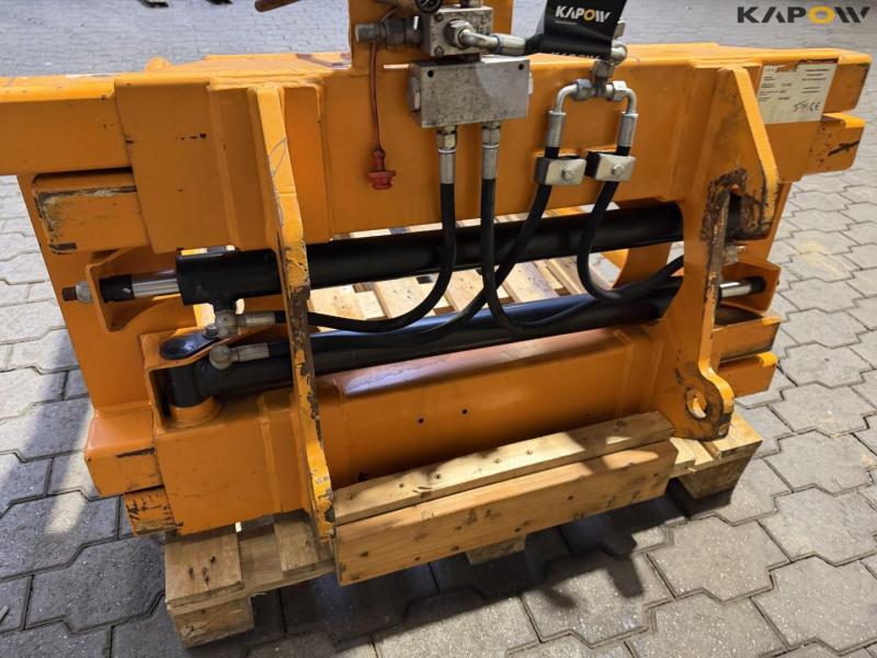 Wrap pliers with Giant hitch 9