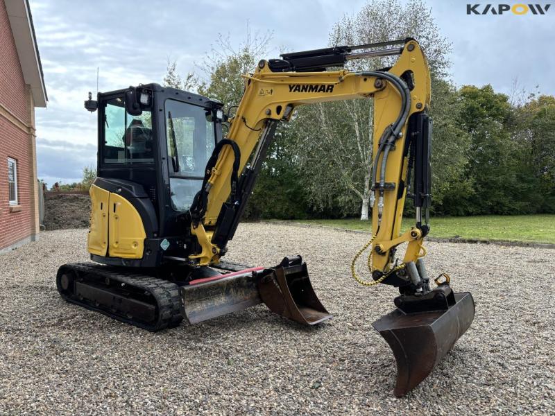 Yanmar Vio 33-6 mini excavator with tilt 3