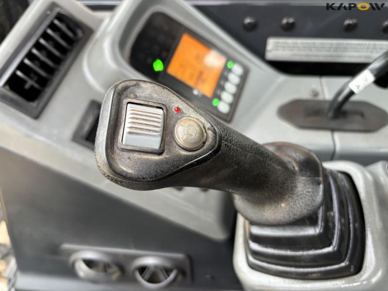 Yanmar Vio 33-6 mini excavator with tilt 33