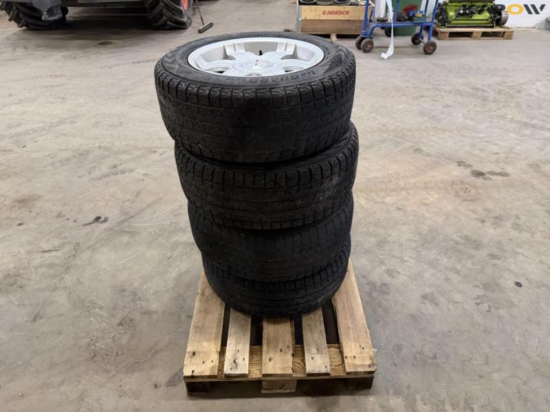 Yoko Hama 265/0-R28 wheels 4