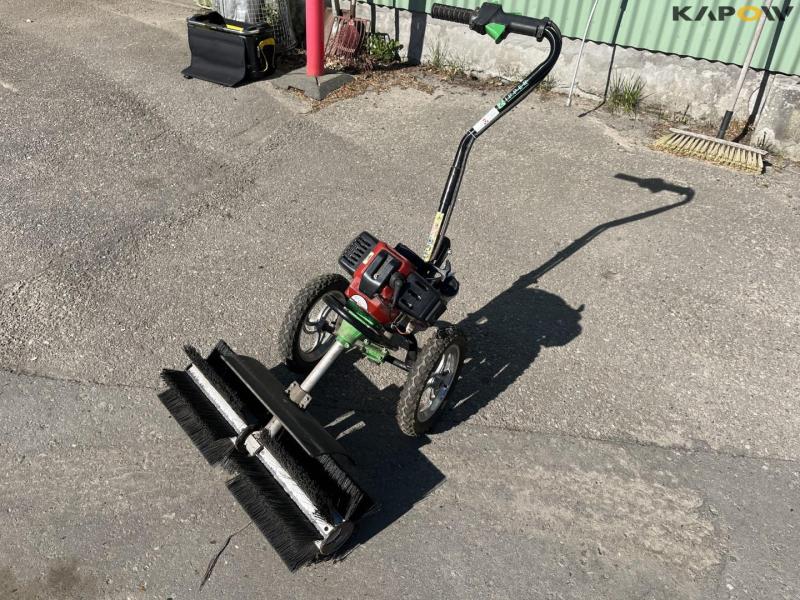 Zipper mini broom 1