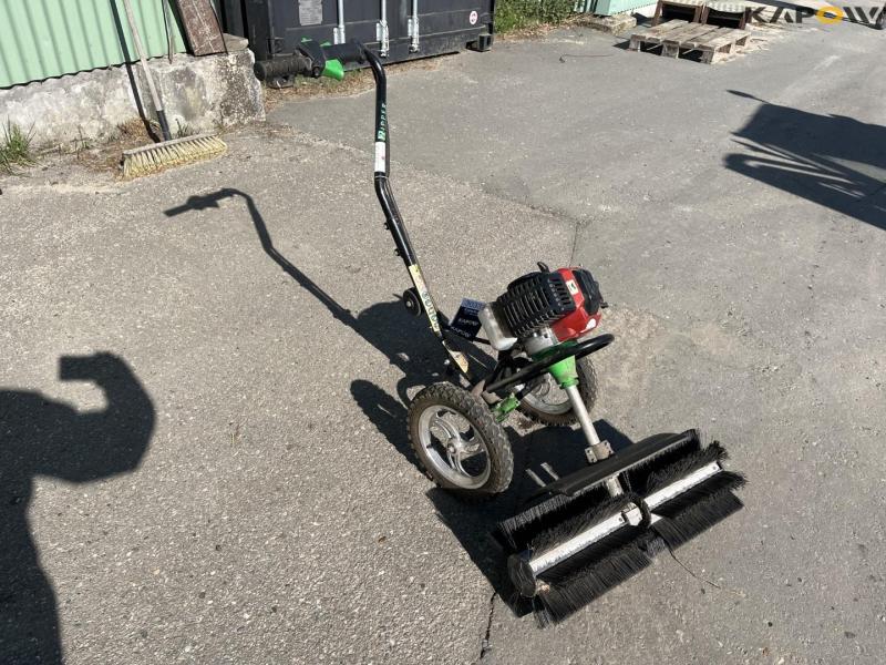 Zipper mini broom 3