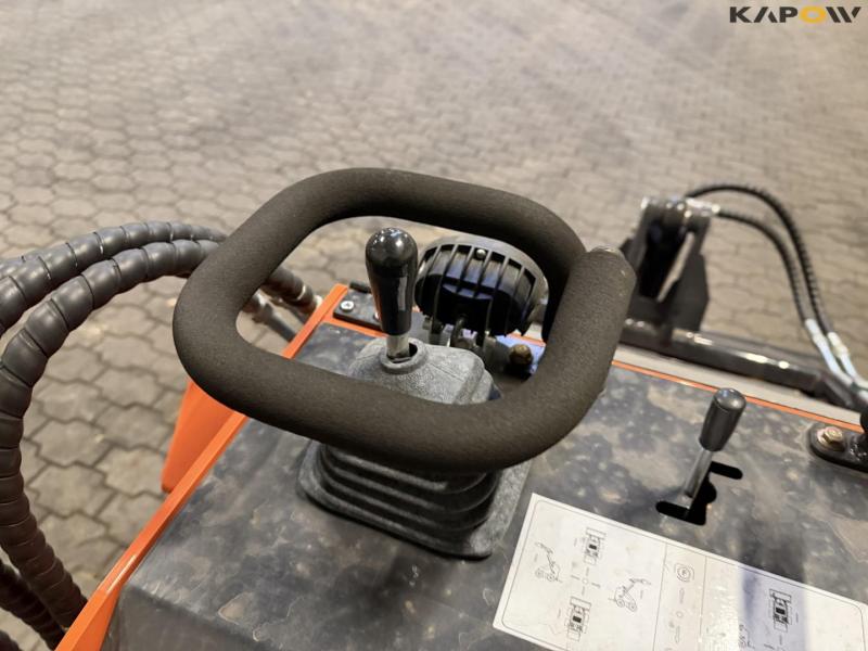 ZVOX SU-480 skid steer loader 17