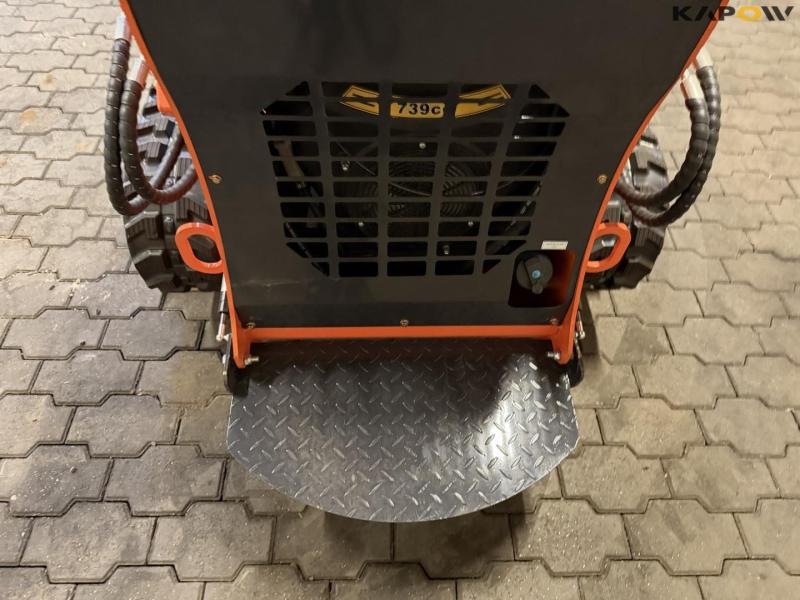 ZVOX SU-480 skid steer loader 19