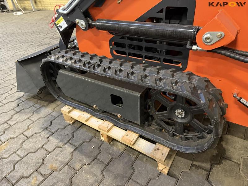 ZVOX SU-480 skid steer loader 22