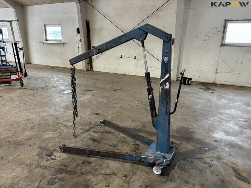AC workshop crane 8