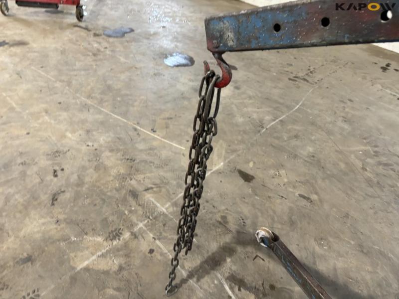 AC workshop crane 13