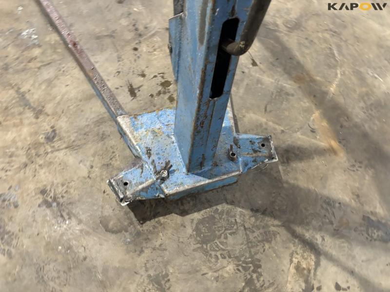 AC workshop crane 14