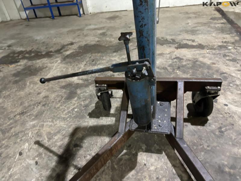 AC workshop crane 10