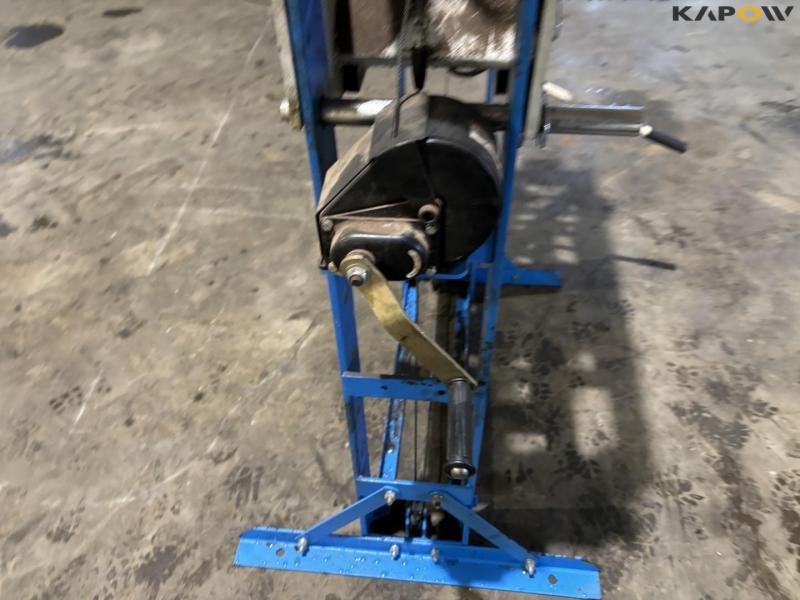 Aj Wholesale presses 15