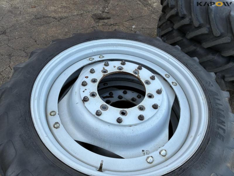 Allaince 270/95-R36 complete wheels 14