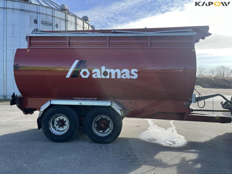 Almas feed cart/chaser bin 3