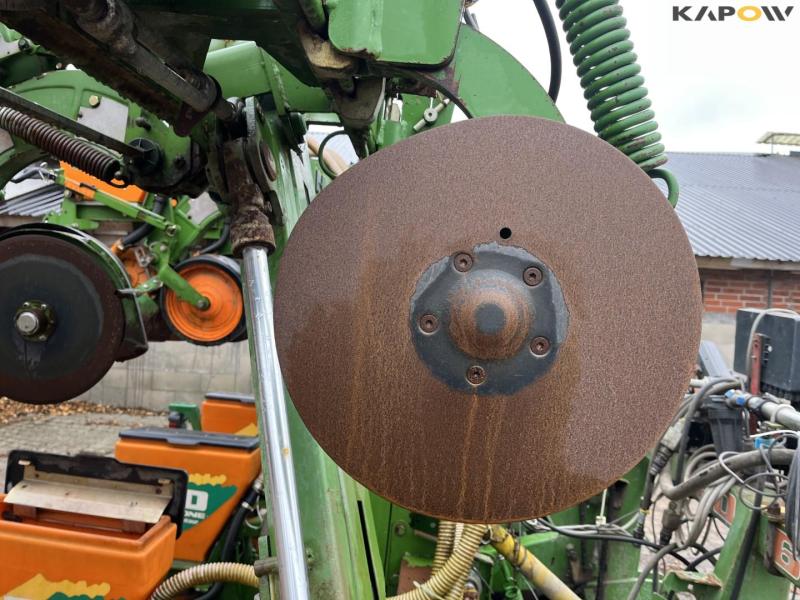 Amazone ED601K 8 row corn seeder with fertilizer front tank 21