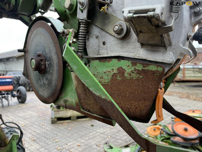 Amazone ED601K 8 row corn seeder with fertilizer front tank 37