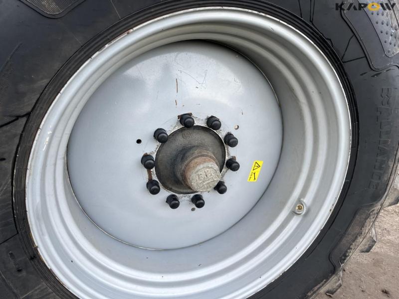 Amazone UX5200 sprayer with 36 meter boom. 9