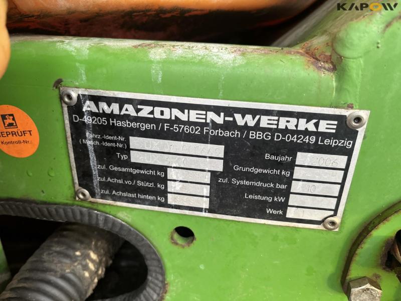 Amazone UX5200 sprayer with 36 meter boom. 34