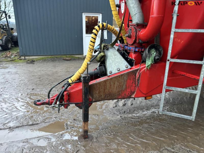 AP 22 slurry tanker with crane and 24-meter boom 8