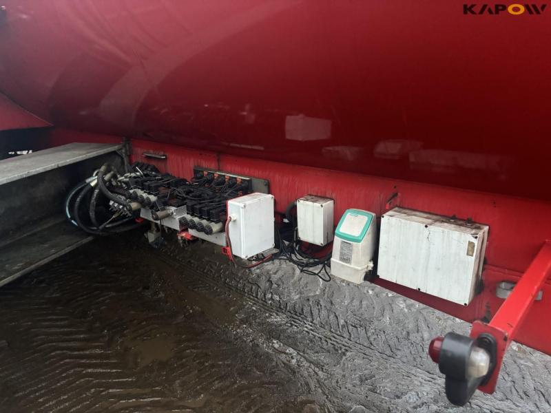 AP 22 slurry tanker with crane and 24-meter boom 54