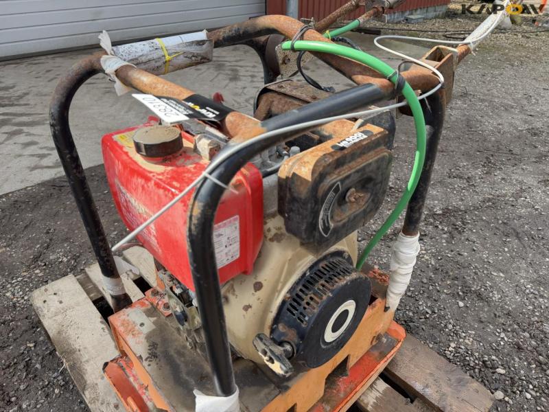 Atco HS-158 plate vibrator 10
