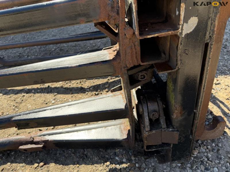 Bale clamp with Hydrema hitch 10