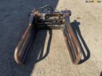 Bale clamp with Hydrema hitch 2