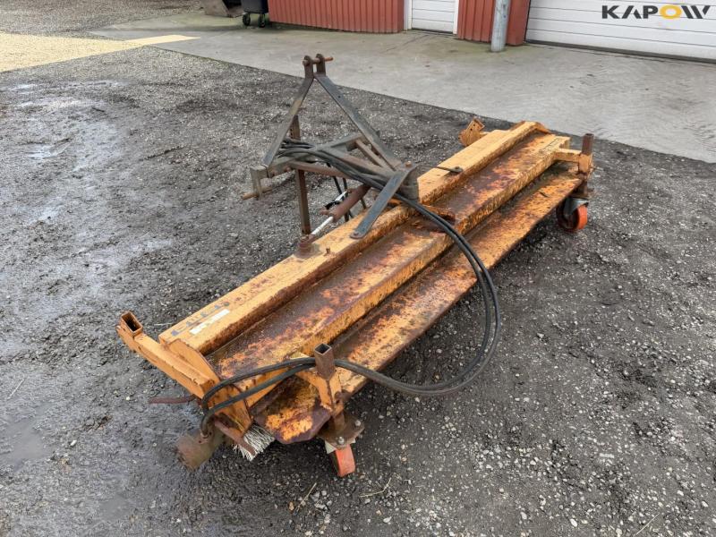 Bema broom with 3-point hitch 7