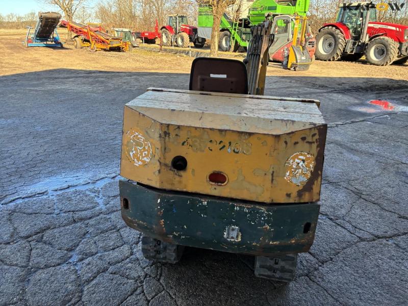 Bobcat 120 mini excavator 9