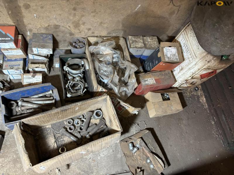 Bolts and assortment boxes with contents 39