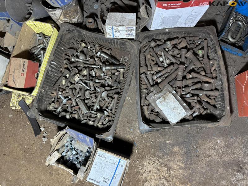 Bolts and assortment boxes with contents 47