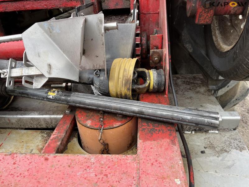 Bredal B6 fertilizer spreader 17