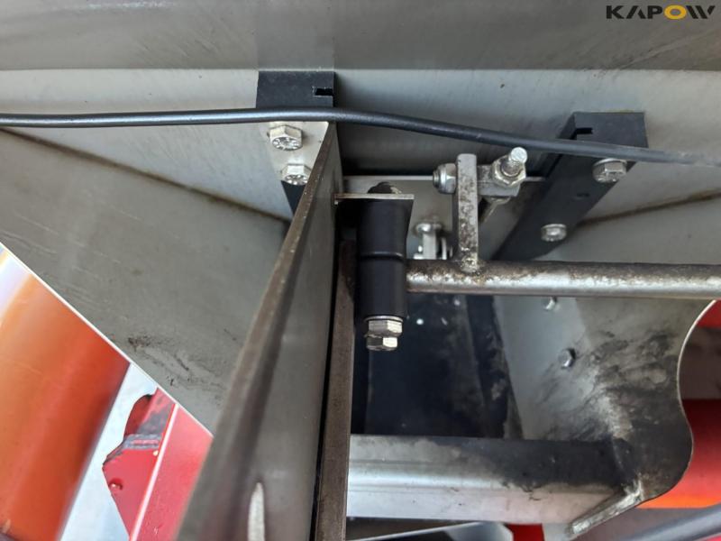 Bredal F2 fertilizer spreader 26