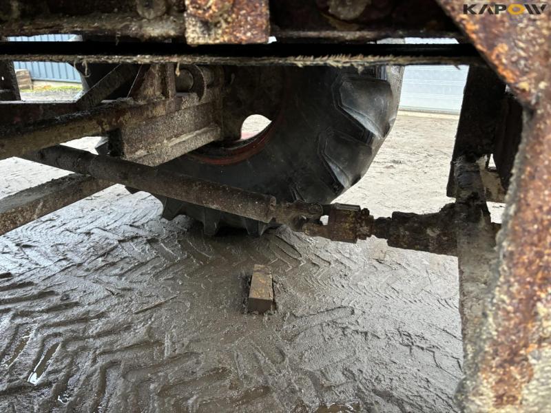 Bredal lime spreader 24