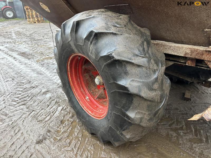 Bredal lime spreader 25