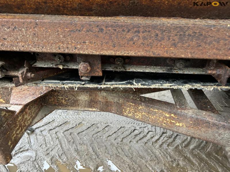 Bredal lime spreader 27