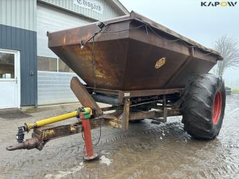 Bredal lime spreader