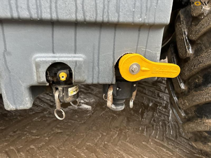 Challenger Rogator RG 655 self-propelled sprayer 35