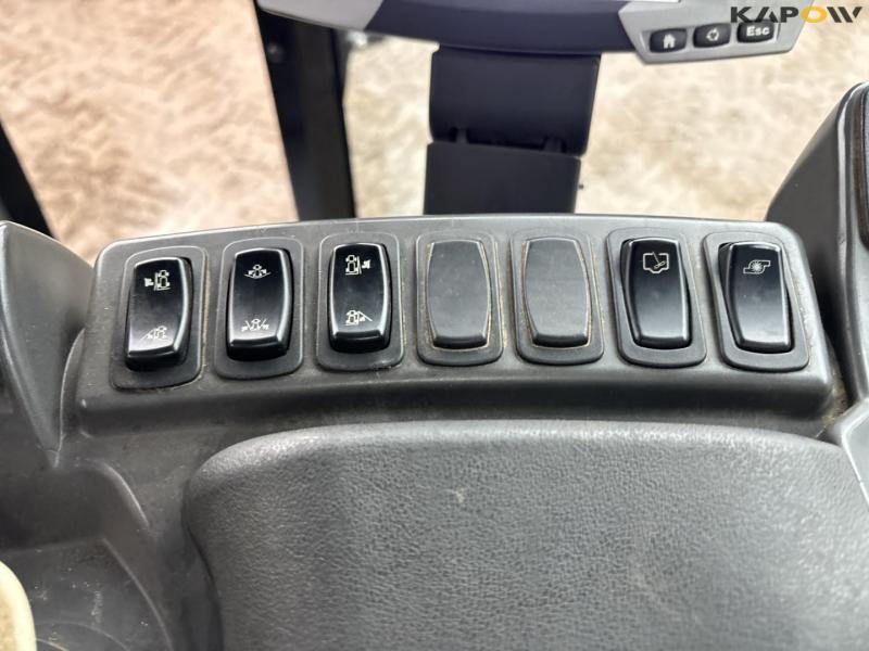 Challenger Rogator RG 655 self-propelled sprayer 57