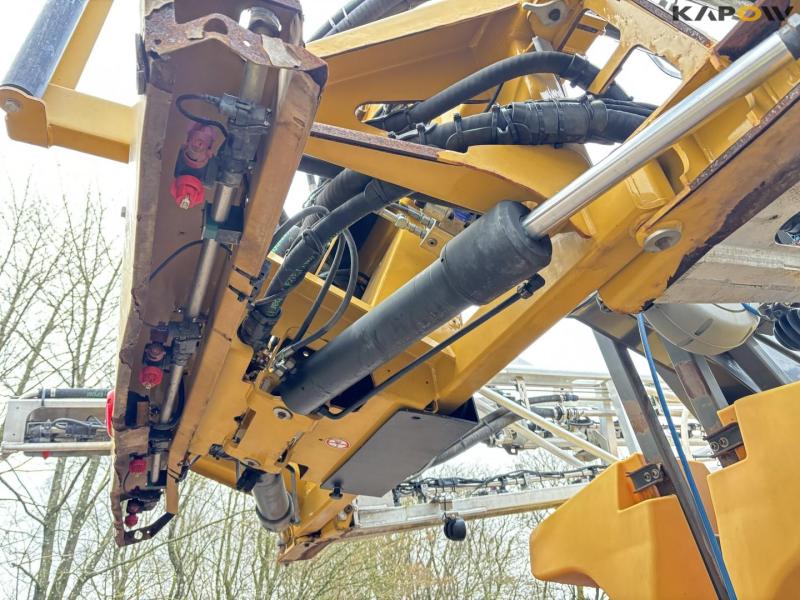 Challenger Rogator 344 sprayer 24