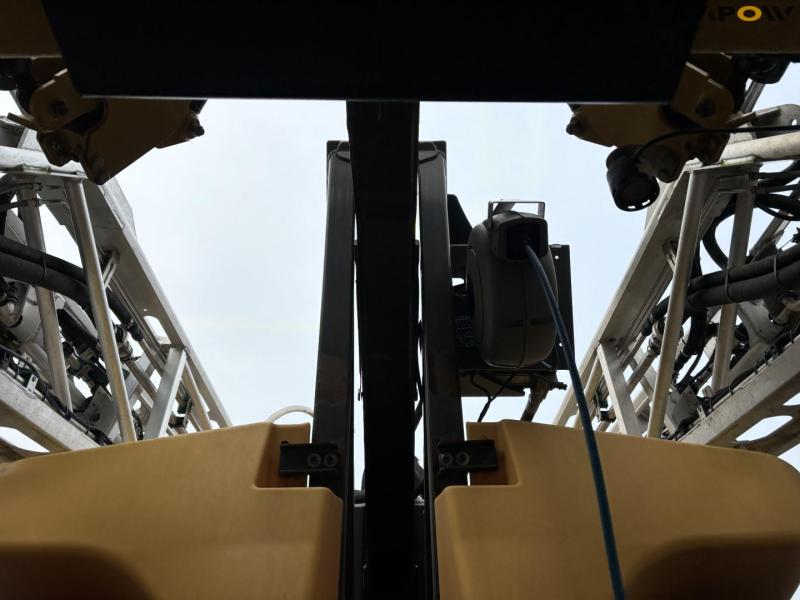 Challenger Rogator 344 sprayer 28