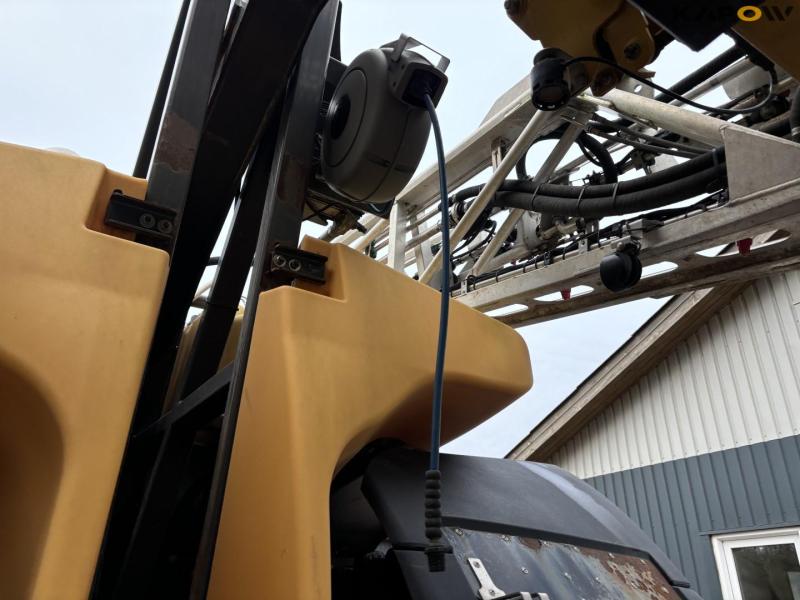 Challenger Rogator 344 sprayer 29