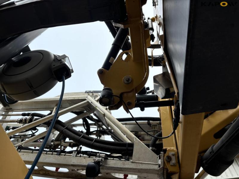 Challenger Rogator 344 sprayer 30