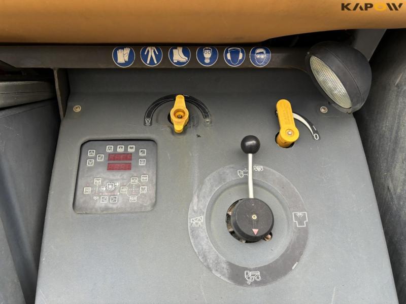 Challenger Rogator 344 sprayer 43