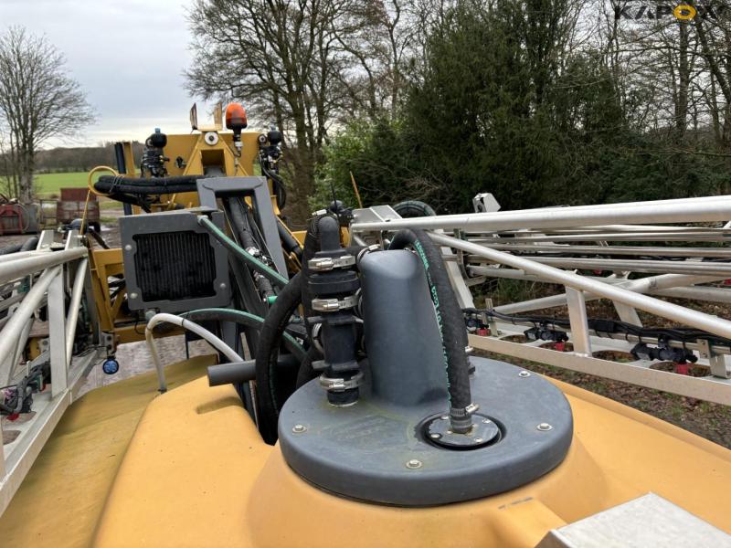 Challenger Rogator 344 sprayer 54