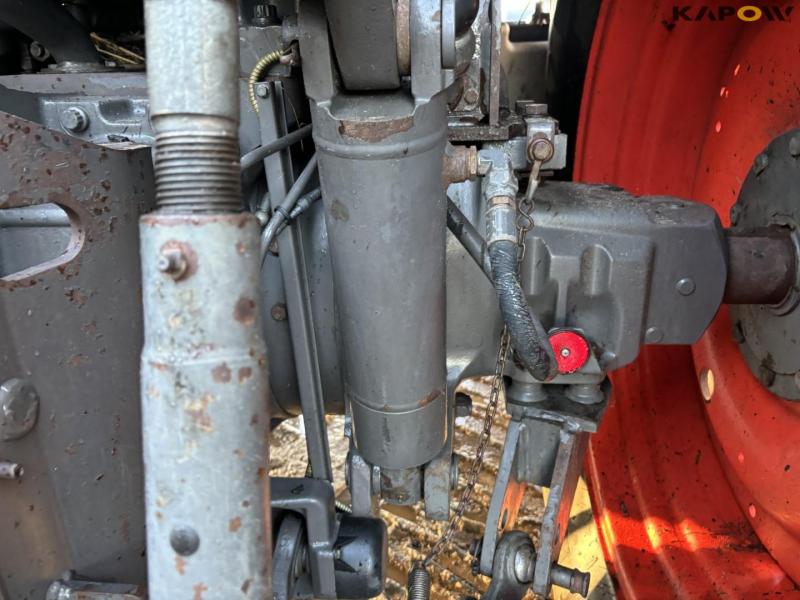 Claas Axion 840 tractor 35