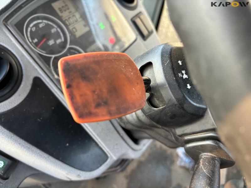 Claas Axion 840 tractor 53