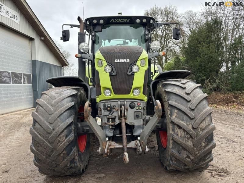 Claas Axion 850 tractor 2